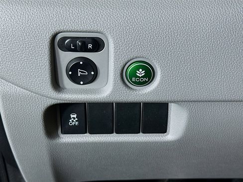 Used 2017 Honda Pilot LX image 16