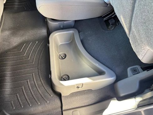 Used 2019 Nissan Frontier SV image 11