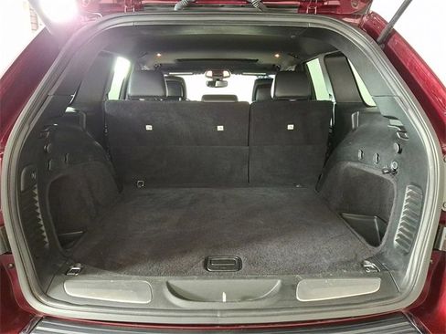 Used 2018 Jeep Grand Cherokee Limited image 30