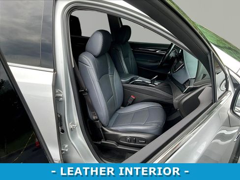 Used 2021 Buick Enclave Essence w/ Sport Touring Edition AWD/4WD image 30