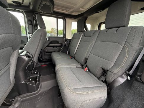 Used 2025 Jeep Wrangler Unlimited Sport AWD/4WD image 25