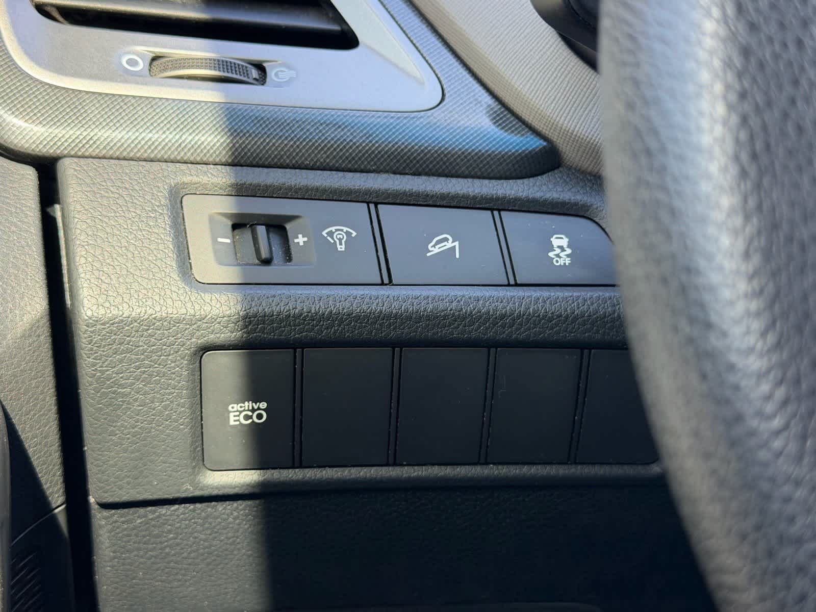 Used 2015 Hyundai Santa Fe Sport w/ Option Group 02 FWD image 23