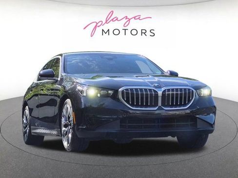 Used 2024 BMW 530i xDrive w/ Premium Package AWD/4WD image 3