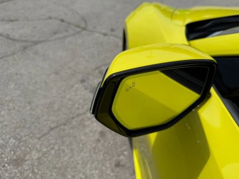 Used 2021 Chevrolet Corvette Stingray w/ Z51 Performance Package image 17