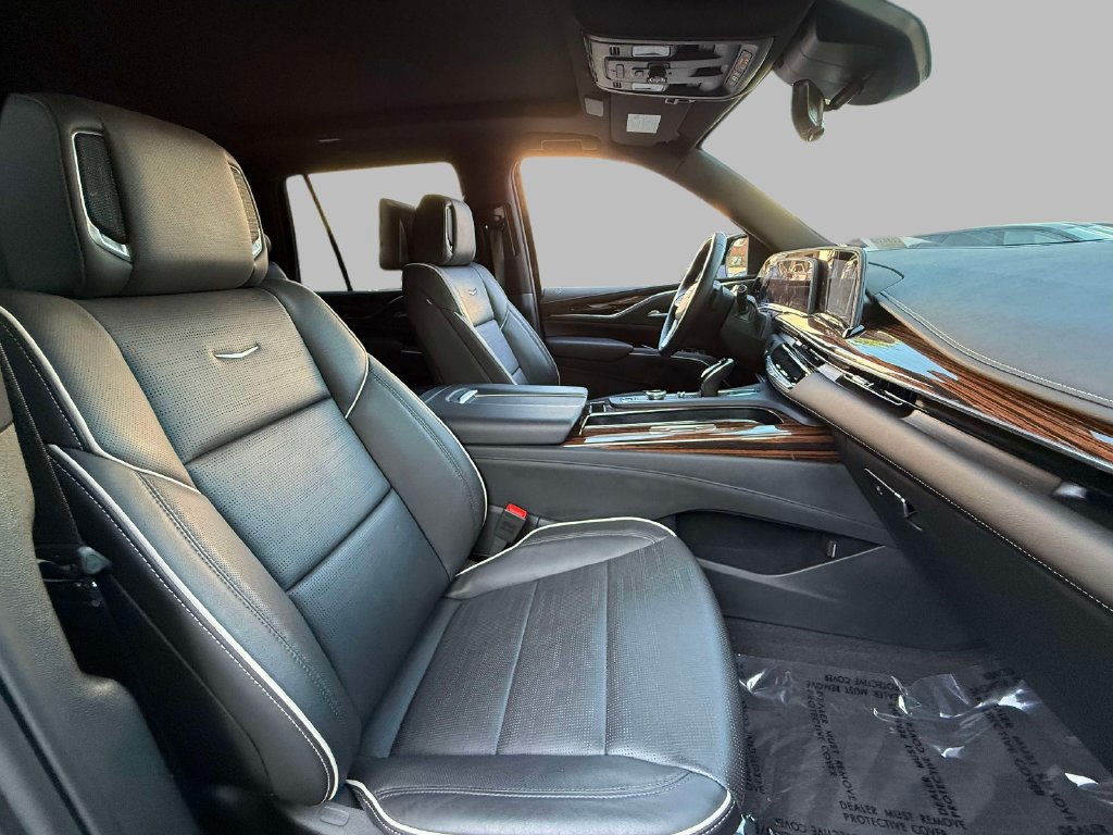 Certified 2024 Cadillac Escalade Premium Luxury AWD/4WD image 14