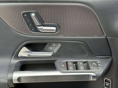 Used 2023 Mercedes-Benz EQB 250+ image 39