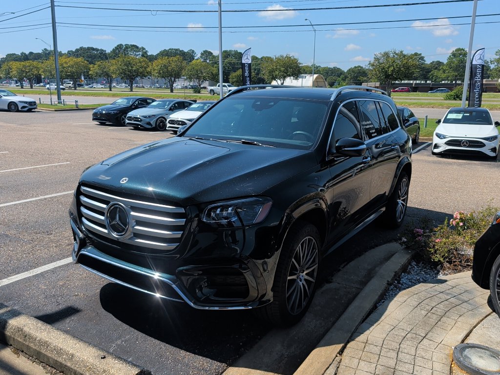 Used 2025 Mercedes-Benz GLS 450 4MATIC image 4