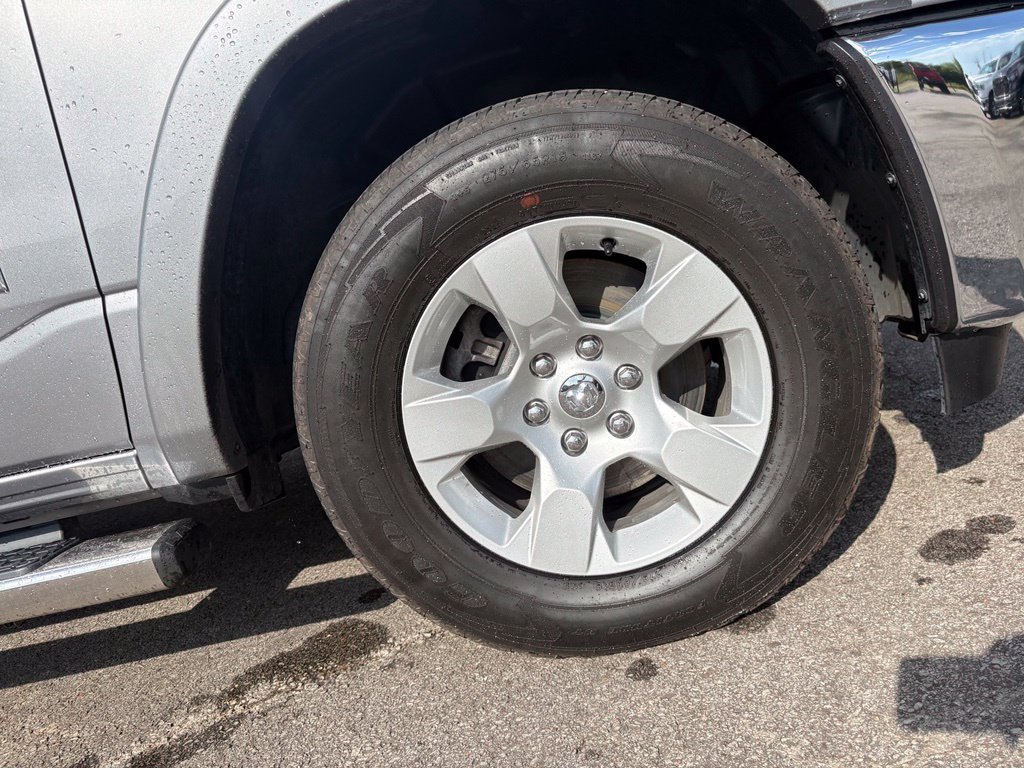Used 2025 RAM 1500 Big Horn AWD/4WD image 31
