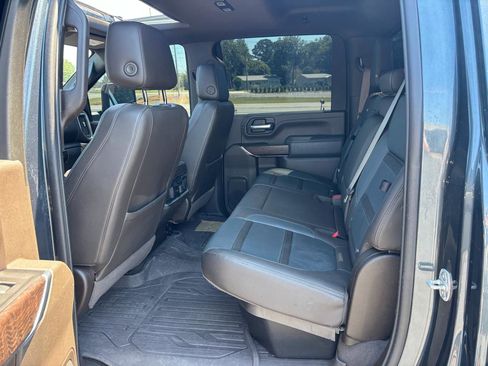 Used 2020 GMC Sierra 2500 Denali w/ Denali Ultimate Package AWD/4WD image 12