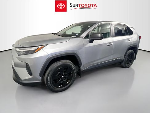 Used 2024 Toyota RAV4 LE FWD image 9