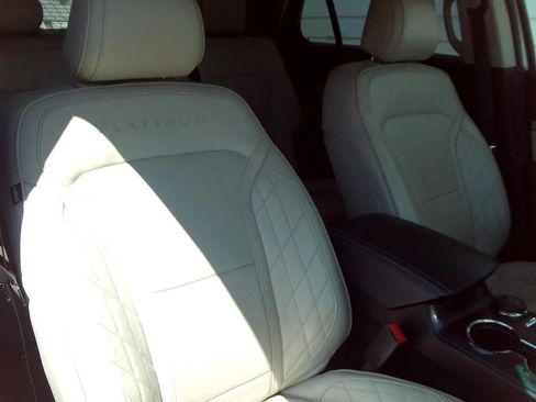 Used 2016 Ford Explorer Platinum AWD/4WD image 36