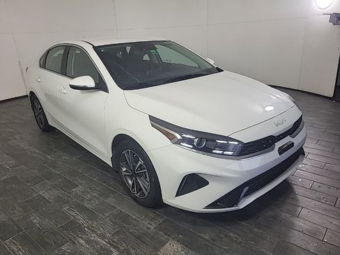 Used 2023 Kia Forte GT-Line image 3