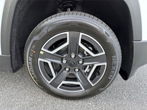 New 2026 Jeep Cherokee Laredo AWD/4WD image 10