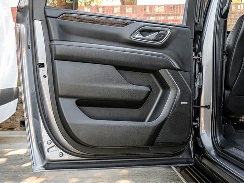 Used 2021 Chevrolet Suburban Premier w/ Premium Package image 52