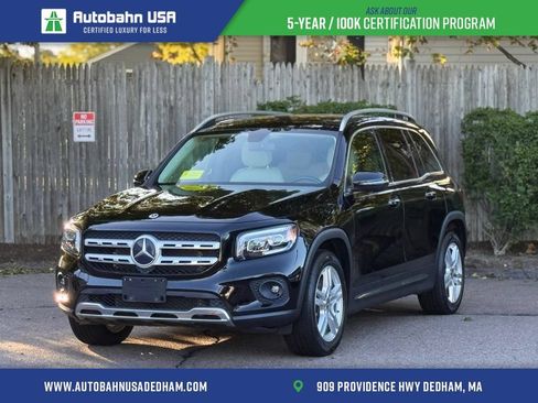 Used 2023 Mercedes-Benz GLB 250 4MATIC w/ Premium Package image 1