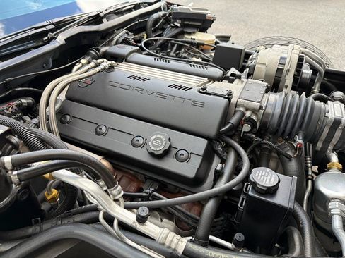 Used 1994 Chevrolet Corvette Coupe RWD image 24