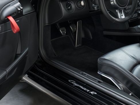 Used 2012 Porsche Cayman R RWD image 18