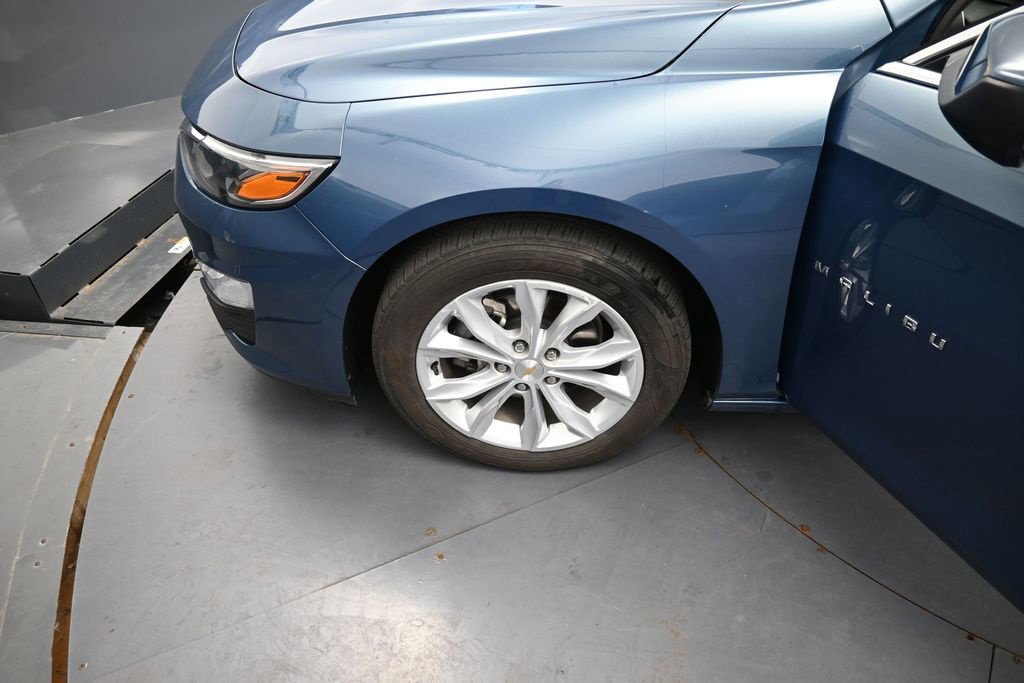 Used 2025 Chevrolet Malibu LT FWD image 14