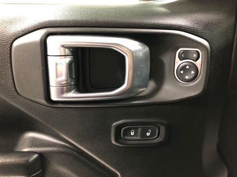 Used 2021 Jeep Wrangler Sport image 16