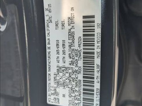 Used 2025 Toyota Tacoma Limited AWD/4WD image 26