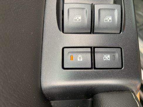 Used 2017 GMC Yukon Denali AWD/4WD image 17