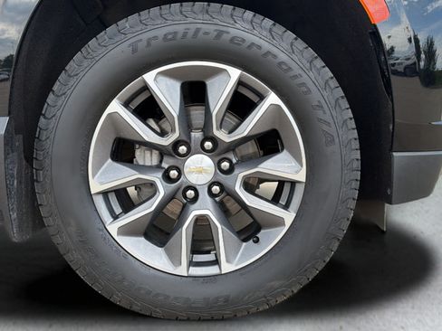 Used 2021 Chevrolet Suburban LT w/ LT Signature Package AWD/4WD image 31