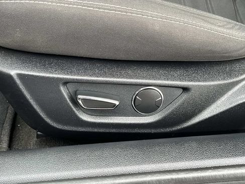 Used 2017 Ford Mustang Coupe RWD image 17