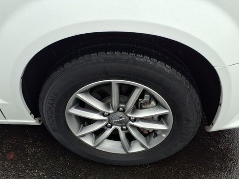 Used 2016 Dodge Grand Caravan SE FWD image 20