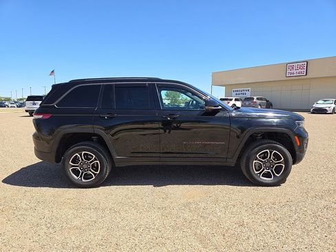 Used 2022 Jeep Grand Cherokee Trailhawk w/ ADV Protech Group II AWD/4WD image 6