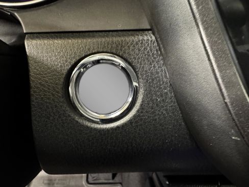 Used 2020 Toyota Camry XSE image 27