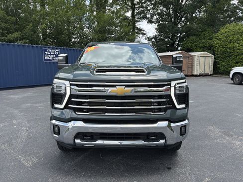 Used 2025 Chevrolet Silverado 2500 LTZ w/ LTZ Convenience Package AWD/4WD image 2