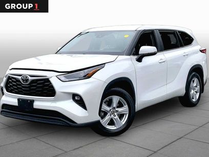 Used 2023 Toyota Highlander LE