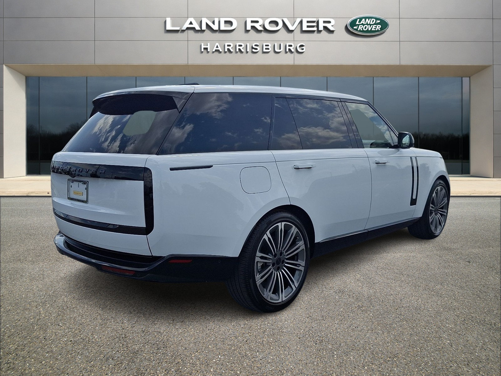 New 2026 Land Rover Range Rover Long Wheelbase SE AWD/4WD image 4
