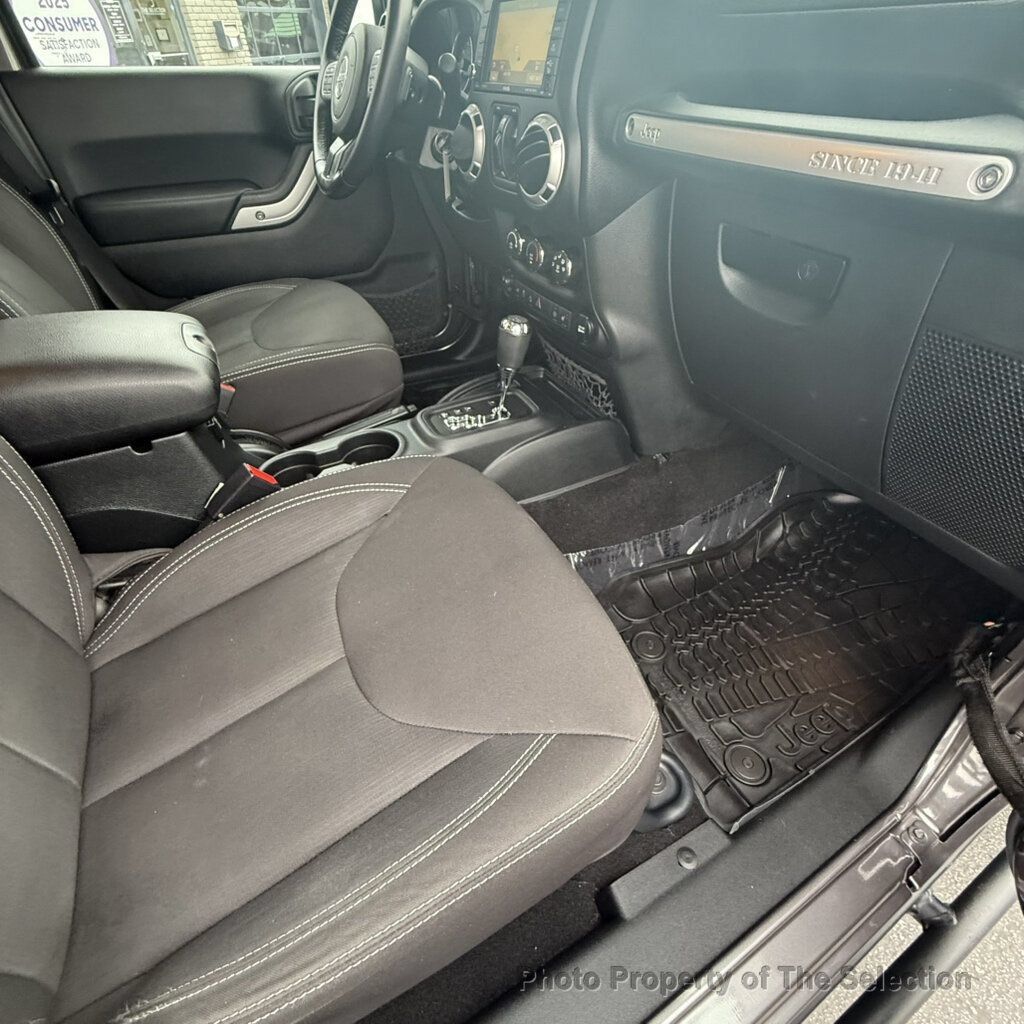 Used 2016 Jeep Wrangler Unlimited Rubicon w/ Connectivity Group AWD/4WD image 46