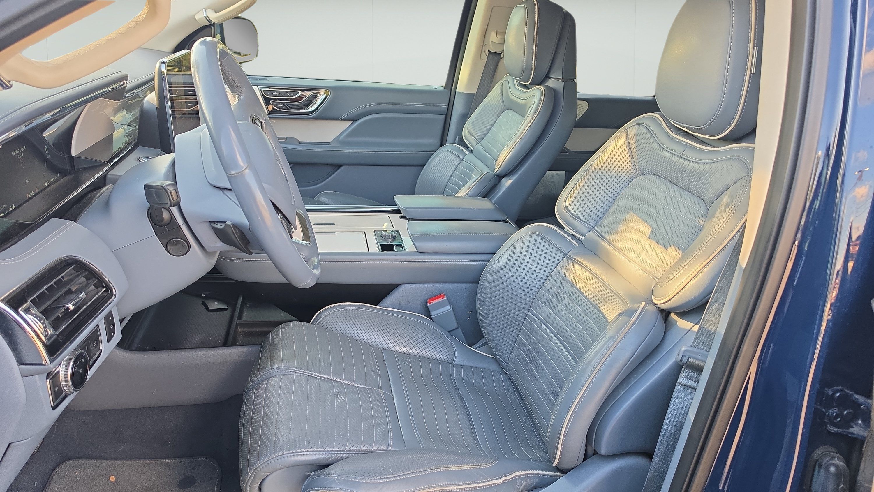 Used 2018 Lincoln Navigator Black Label w/ Cargo Package AWD/4WD image 9
