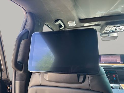 New 2026 Cadillac Escalade ESV Platinum Sport w/ LPO, ONYX Package AWD/4WD image 27