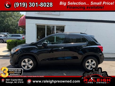 Used 2019 Chevrolet Trax LT w/ LT Convenience Package FWD image 1