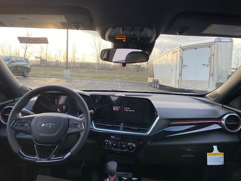 New 2026 Chevrolet Trax RS w/ Sunroof Package image 23