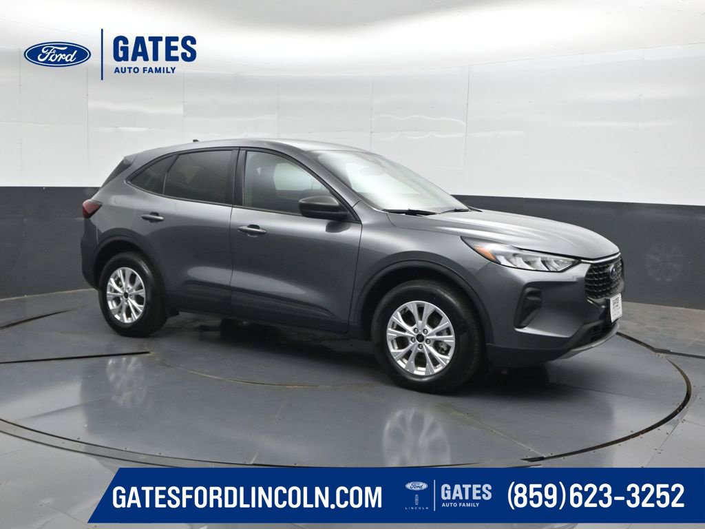 Used 2025 Ford Escape Active AWD/4WD image 1