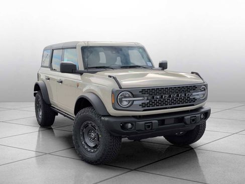 New 2025 Ford Bronco Badlands w/ Sasquatch Package image 2