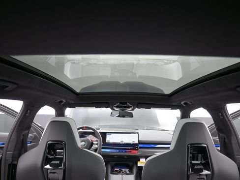 New 2027 BMW M5 Touring AWD/4WD image 18
