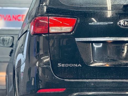 Used 2015 Kia Sedona L image 11