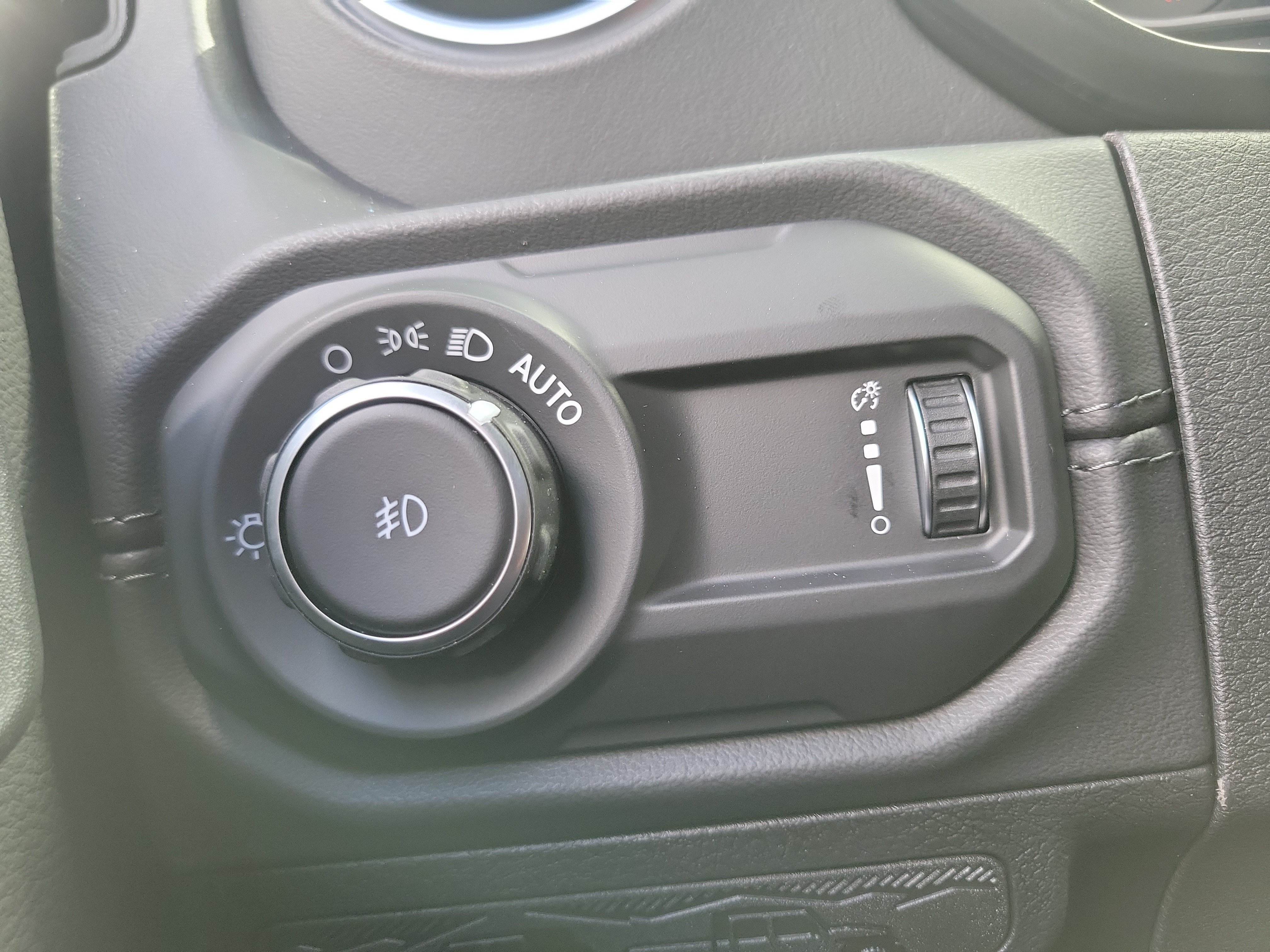 New 2026 Jeep Wrangler Unlimited Sahara AWD/4WD image 28