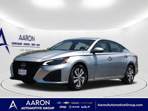 Used 2023 Nissan Altima 2.5 S FWD image 1