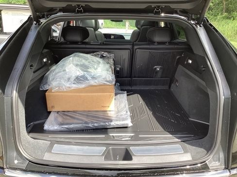 New 2025 Cadillac Lyriq Luxury image 7