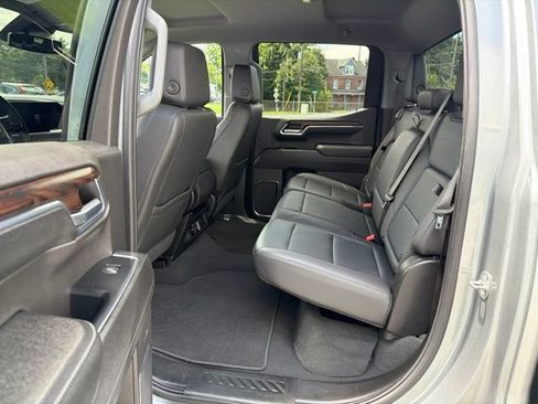 Used 2024 GMC Sierra 1500 SLT AWD/4WD image 15