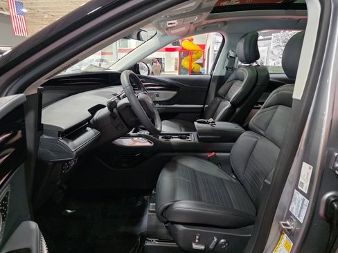 New 2026 Lincoln Nautilus Reserve image 16