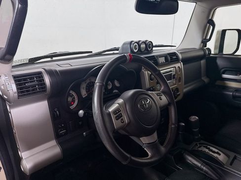 Used 2014 Toyota FJ Cruiser 4WD w/ Upgrade Package image 10