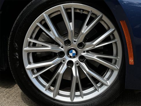 Used 2023 BMW 330i Sedan w/ Premium Package image 29