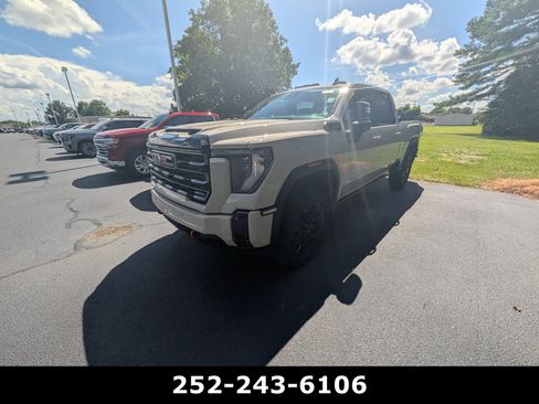 Used 2026 GMC Sierra 2500 AT4 w/ AT4 Premium Plus Package AWD/4WD image 8